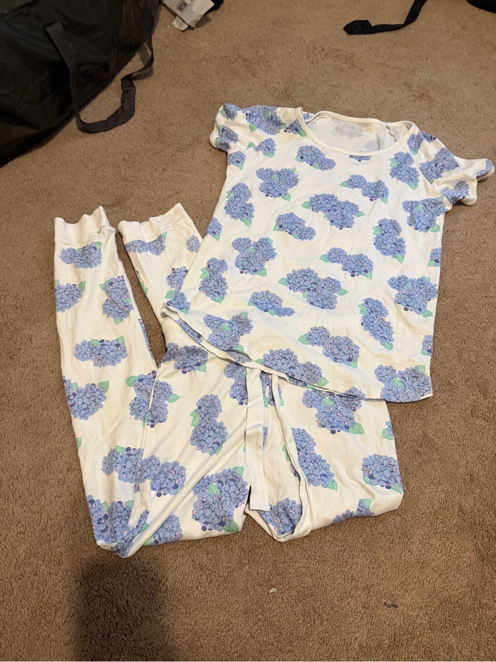The Beaufort Bonnet Company Hydrangea Pajama Set - White & Blue